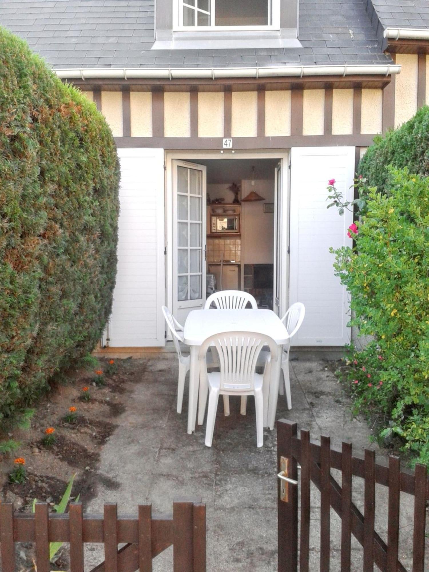 Appartement Charmant A Villers Sur Mer 30 M² Avec Terrasse 外观 照片